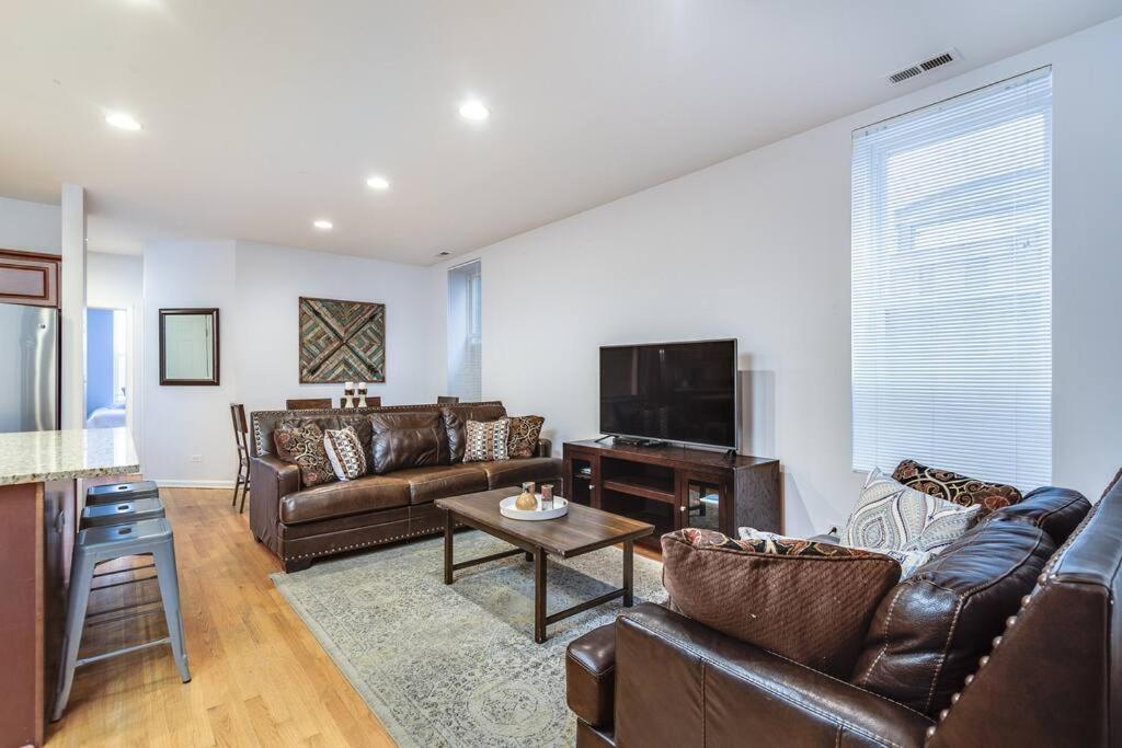 Entire Building-walk To Lincoln Park Or The Holiday home Chicago