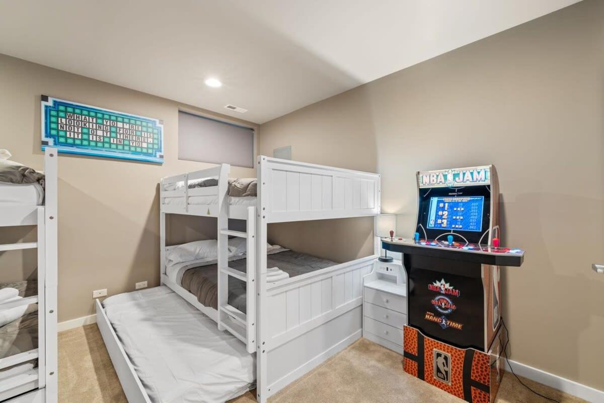 Amazing 4br 4ba Oasis W Rooftop & Stunning Design Holiday home Chicago