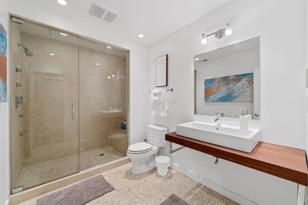 Holiday home Amazing 4br 4ba Oasis W Rooftop & Stunning Design Chicago