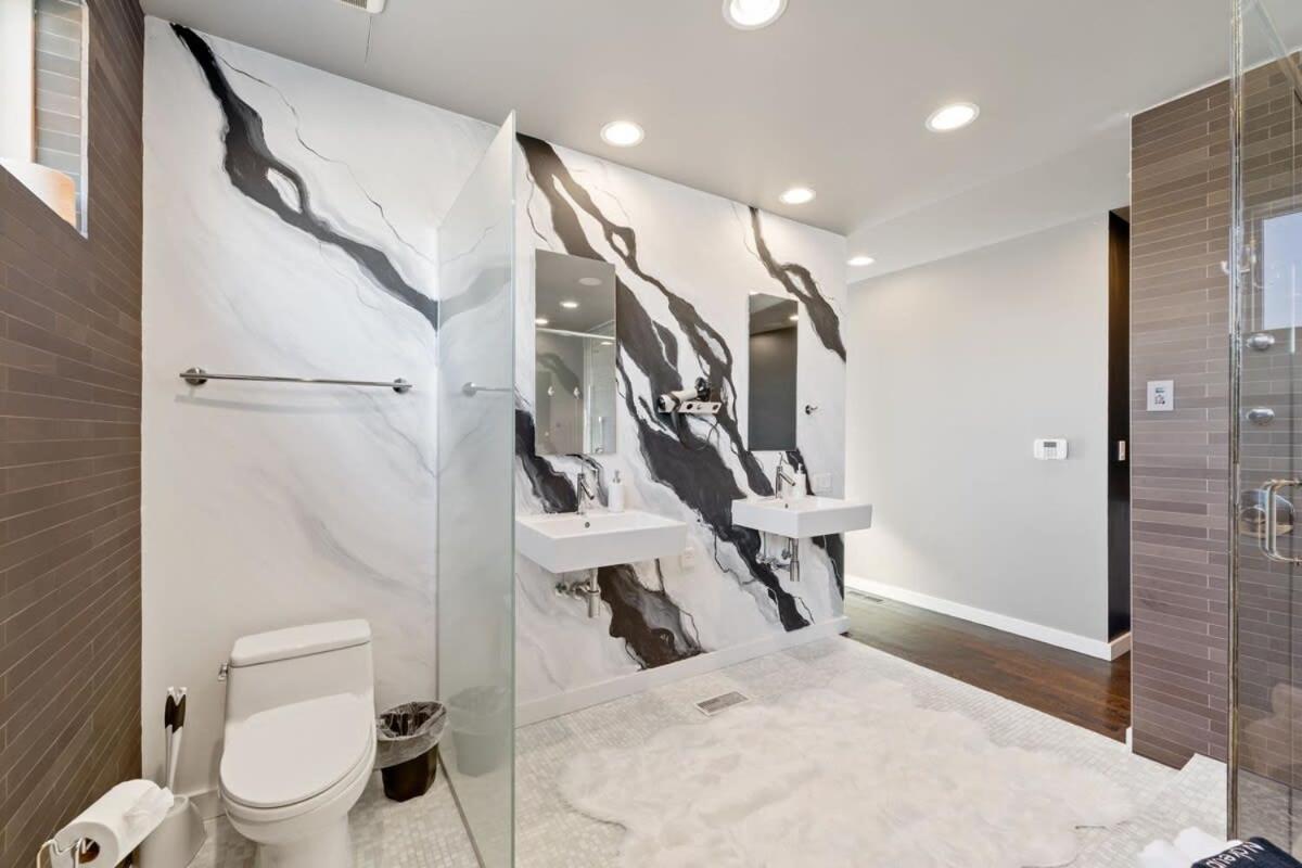 Amazing 4br 4ba Oasis W Rooftop & Stunning Design *