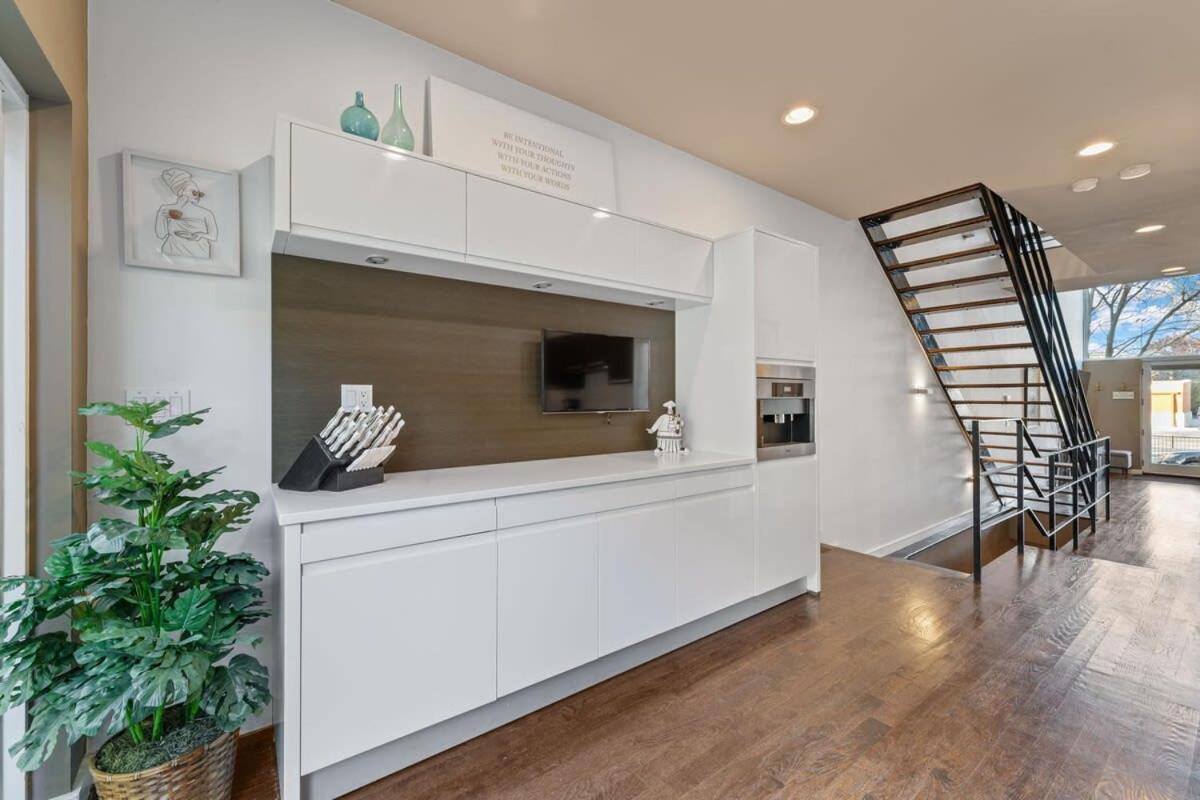 Amazing 4br 4ba Oasis W Rooftop & Stunning Design Chicago