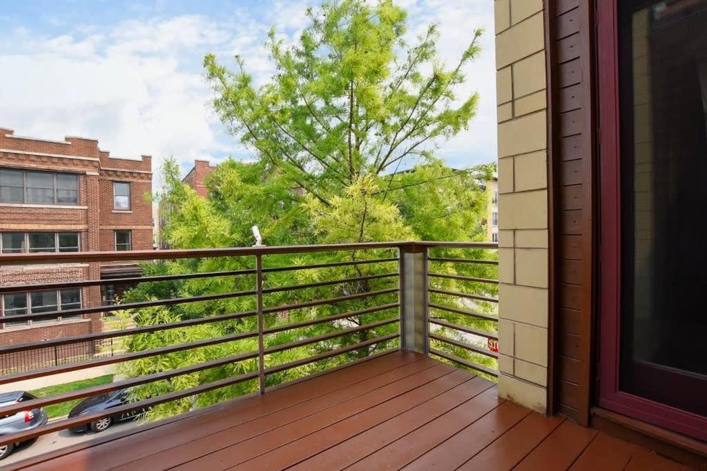 Holiday home 5br 5ba Architectural Estate-theatre Gym Rooftop Chicago