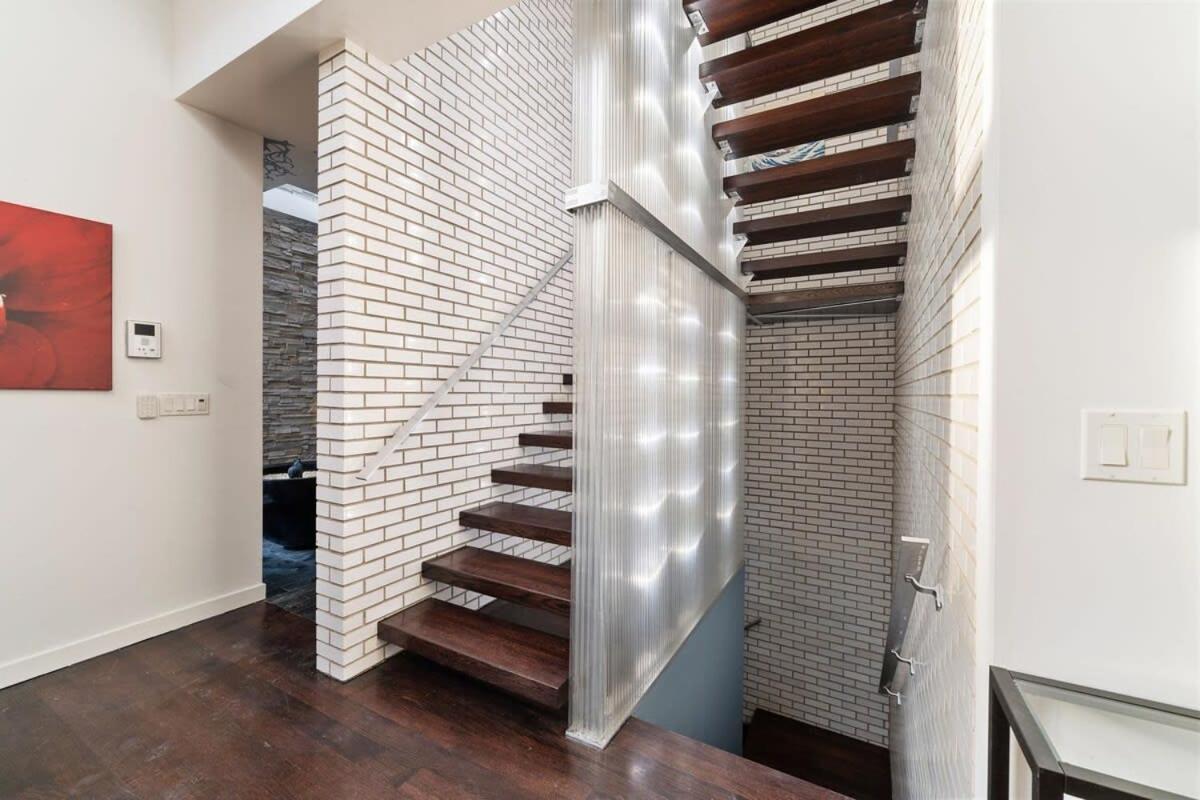 5br 5ba Architectural Estate-theatre Gym Rooftop * Chicago