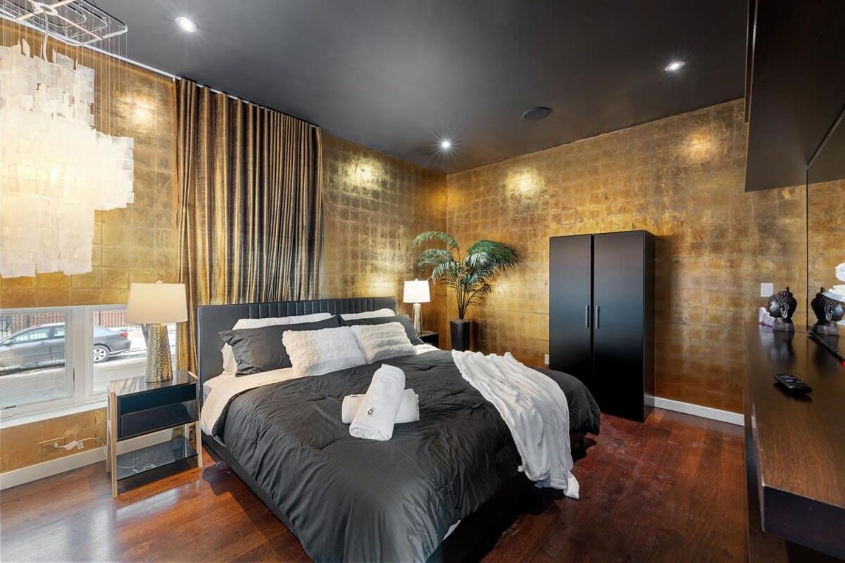 5br 5ba Architectural Estate-theatre Gym Rooftop Holiday home Chicago