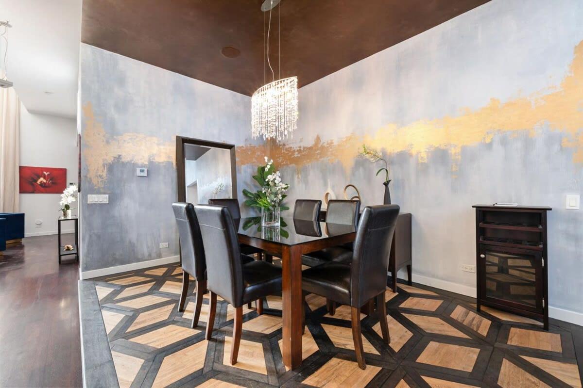 5br 5ba Architectural Estate-theatre Gym Rooftop Holiday home