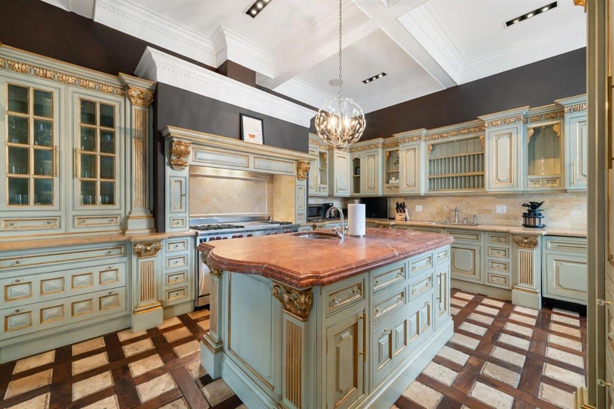 5br 5ba Architectural Estate-theatre Gym Rooftop