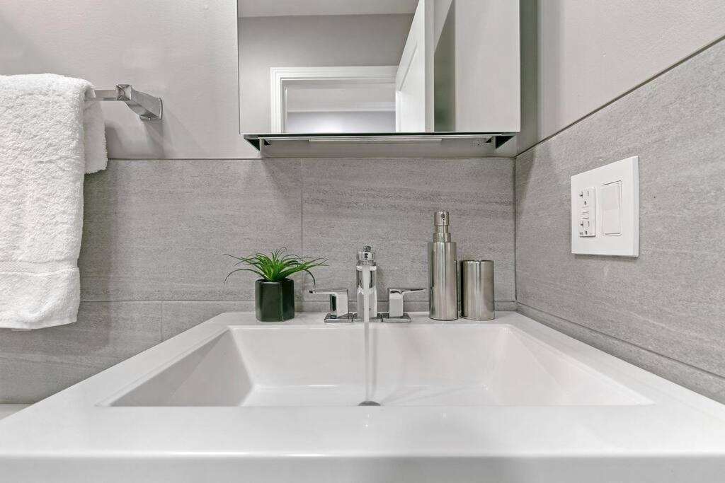Cozy In Lakeview - Oakdale 203 Rep *