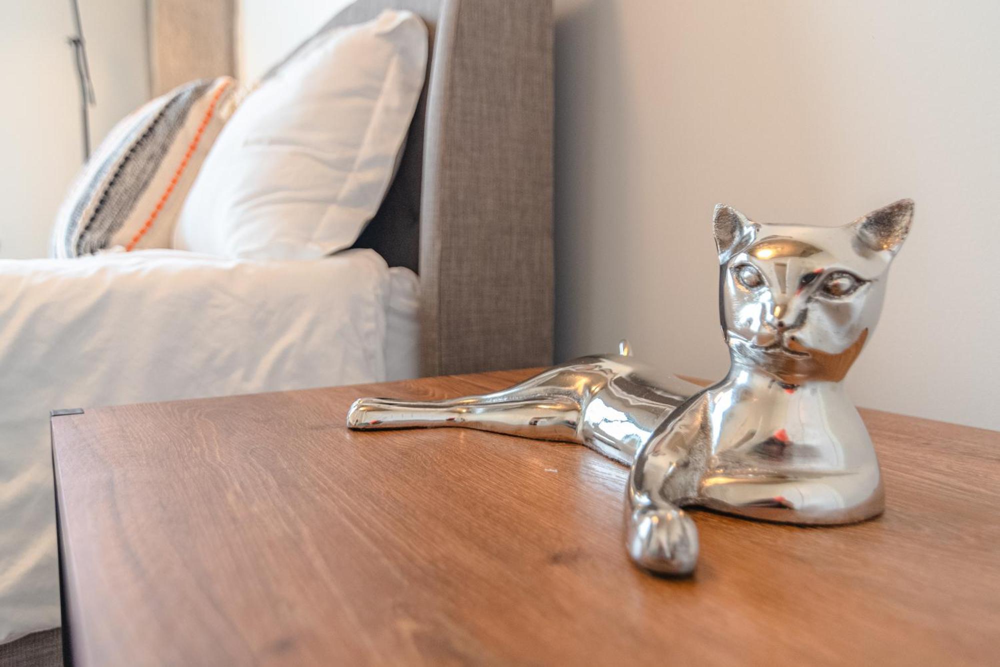 Apartment Modern 2br Loft With Amazing Skyline View And Optional Parking For 8 Guests Near Mccormick Place And Soldier Field Chicago