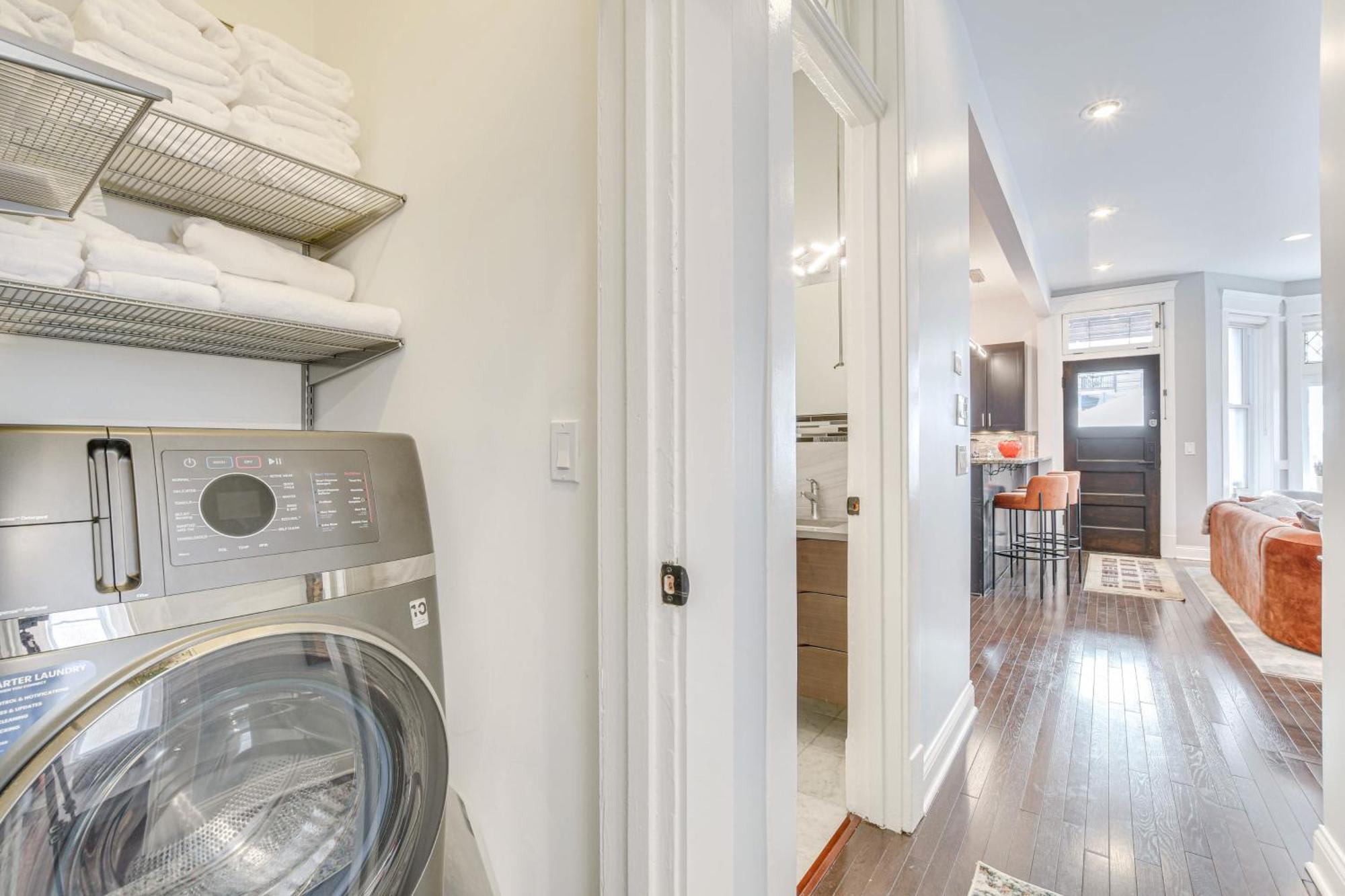 Spacious With Deck About 3 Mi To Downtown Chicago! Apartment Chicago