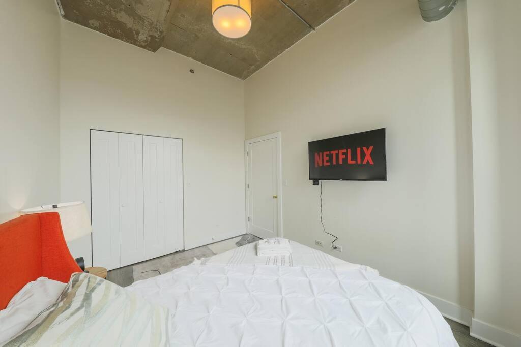 Mccormick 2br-2ba For Up To 8 Guests With Optional Parking & Gym Access Apartment *