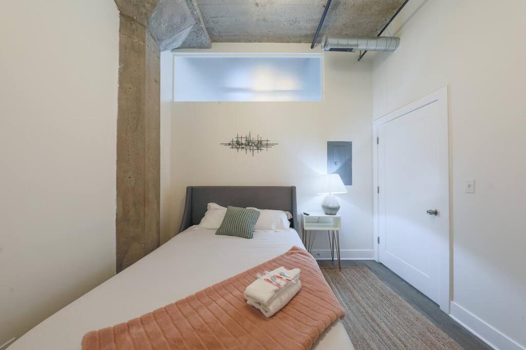 Apartment Mccormick 2br-2ba For Up To 8 Guests With Optional Parking & Gym Access *