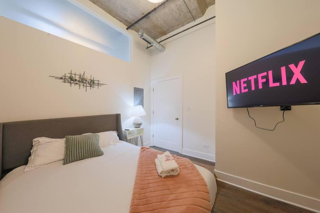 Mccormick 2br-2ba For Up To 8 Guests With Optional Parking & Gym Access