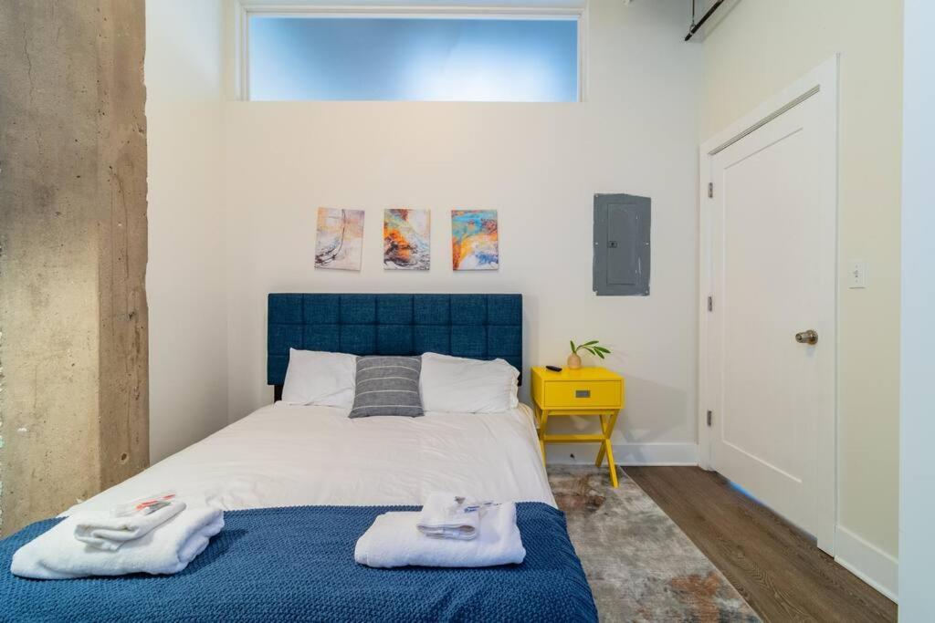 Apartment Mccormick 2br-2ba Unit For Up To 8 Guests With Skyline View, Optional Parking & Gym *