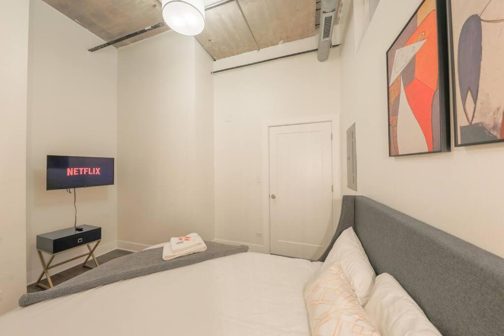 Apartment Mccormick 2b/2ba For Up To 6 Guests With Private Patio, Optional Parking & Gym *