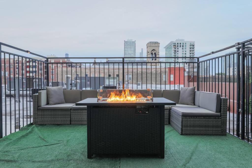Mccormick 2b/2ba For Up To 6 Guests With Private Patio, Optional Parking & Gym Chicago
