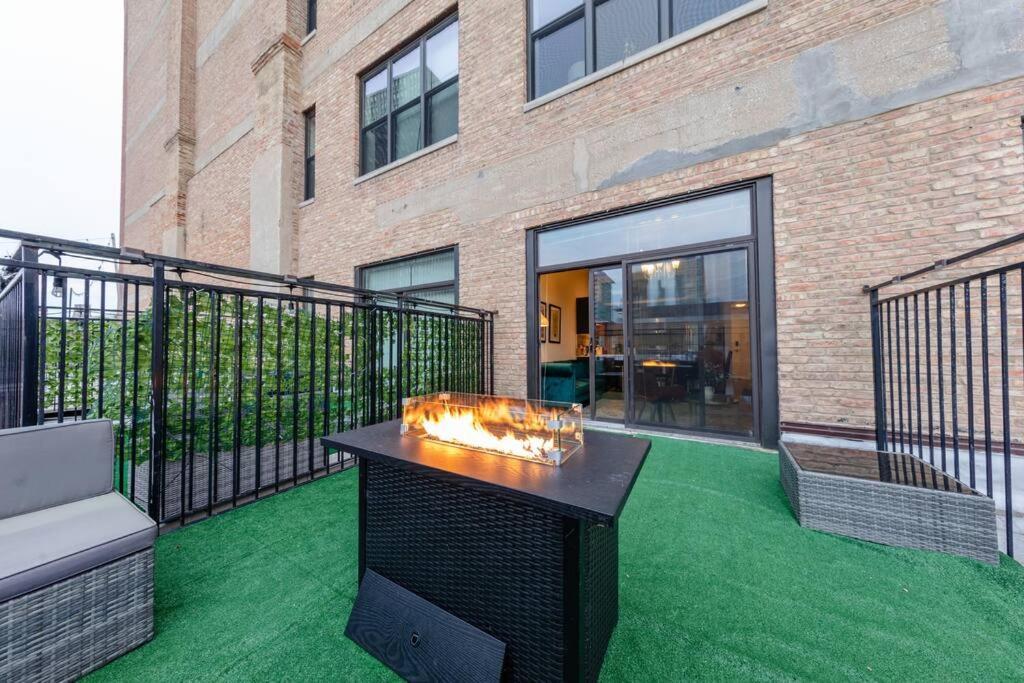 Mccormick 2b/2ba For Up To 6 Guests With Private Patio, Optional Parking & Gym * Chicago
