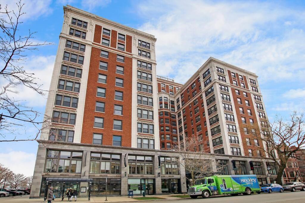 Serene Studio In Hyde Park - Del Prado 706 Apartment