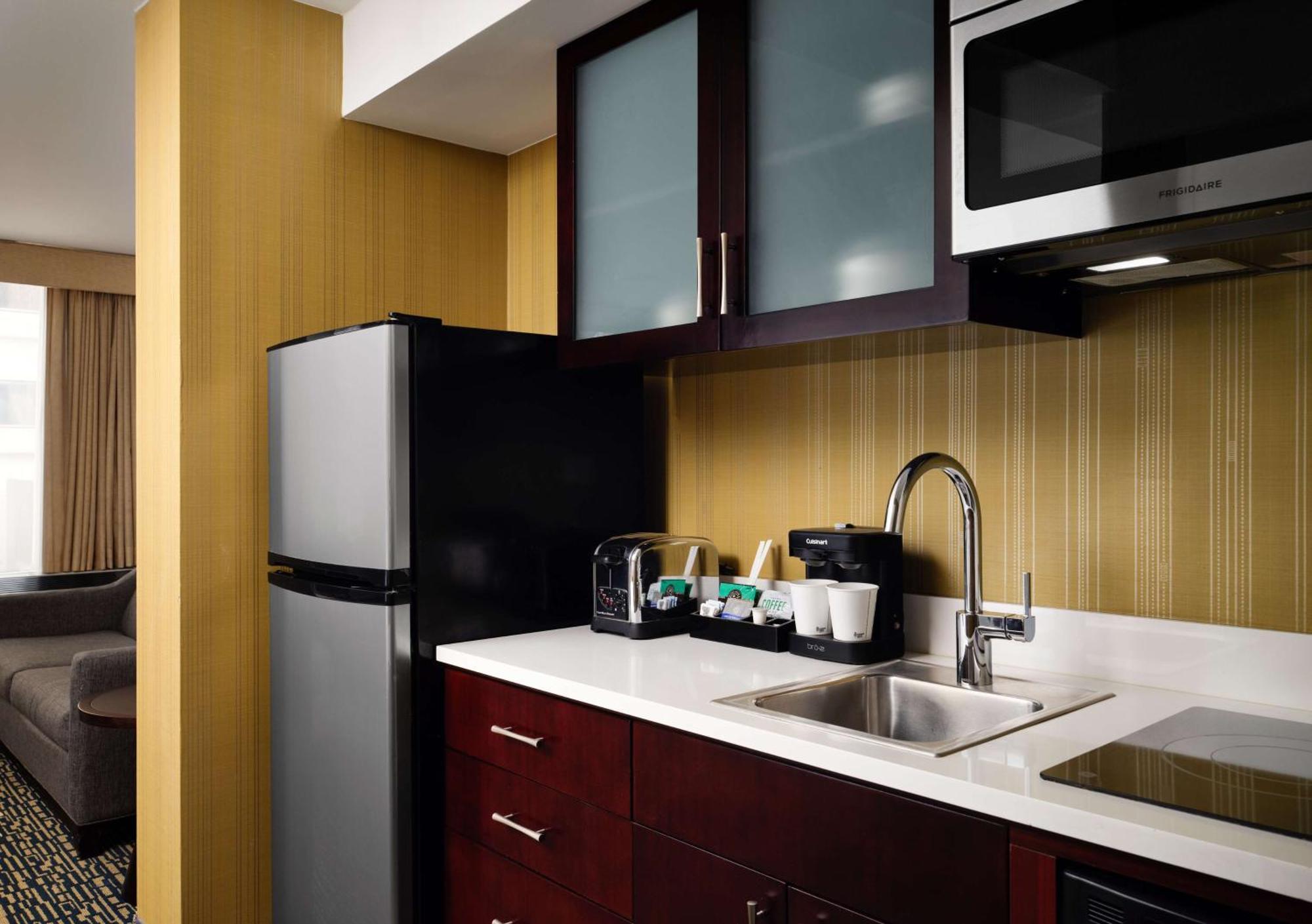 Homewood By Hilton Downtown - Magnificent Mile Hotel