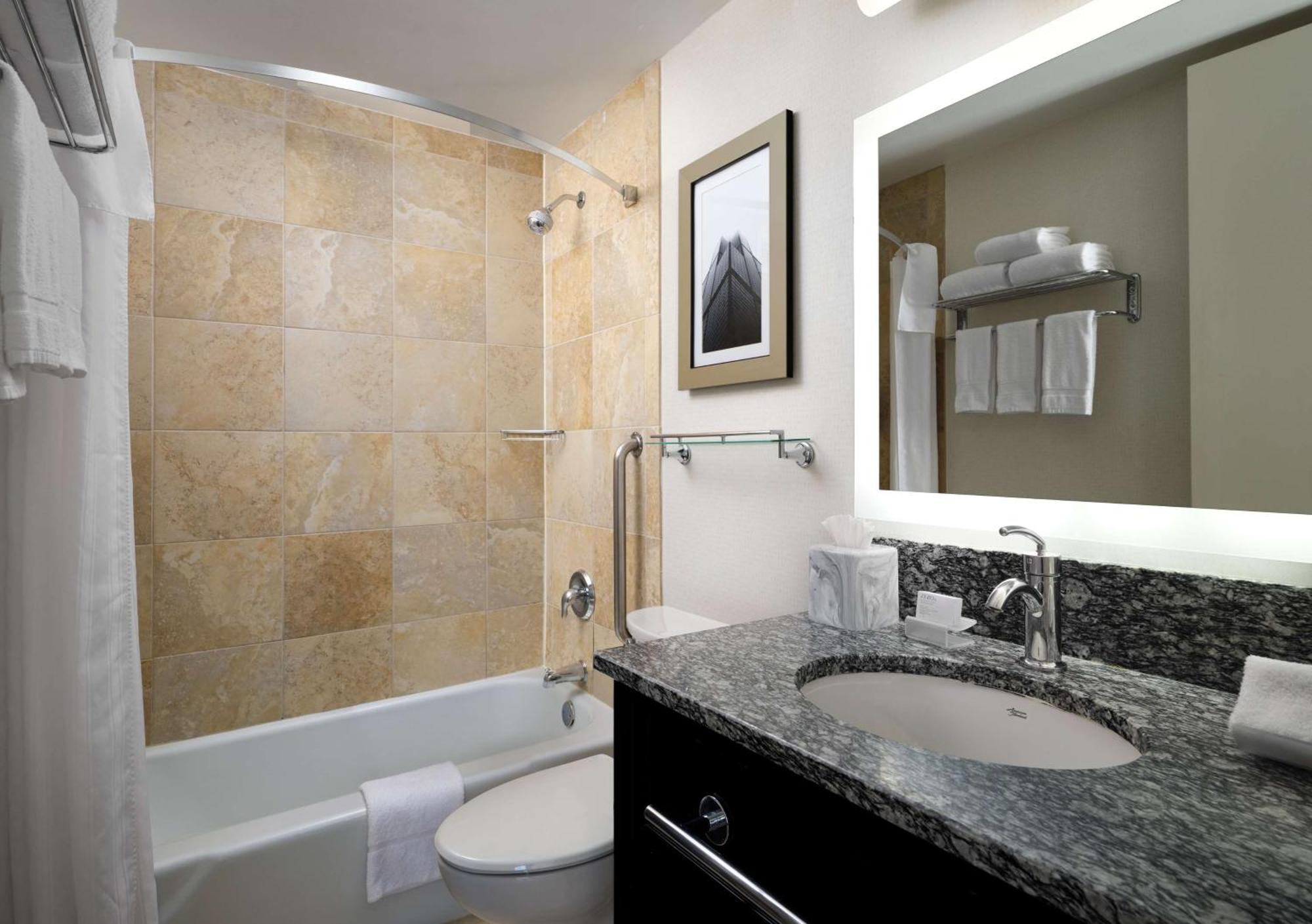 Hotel Homewood By Hilton Downtown - Magnificent Mile