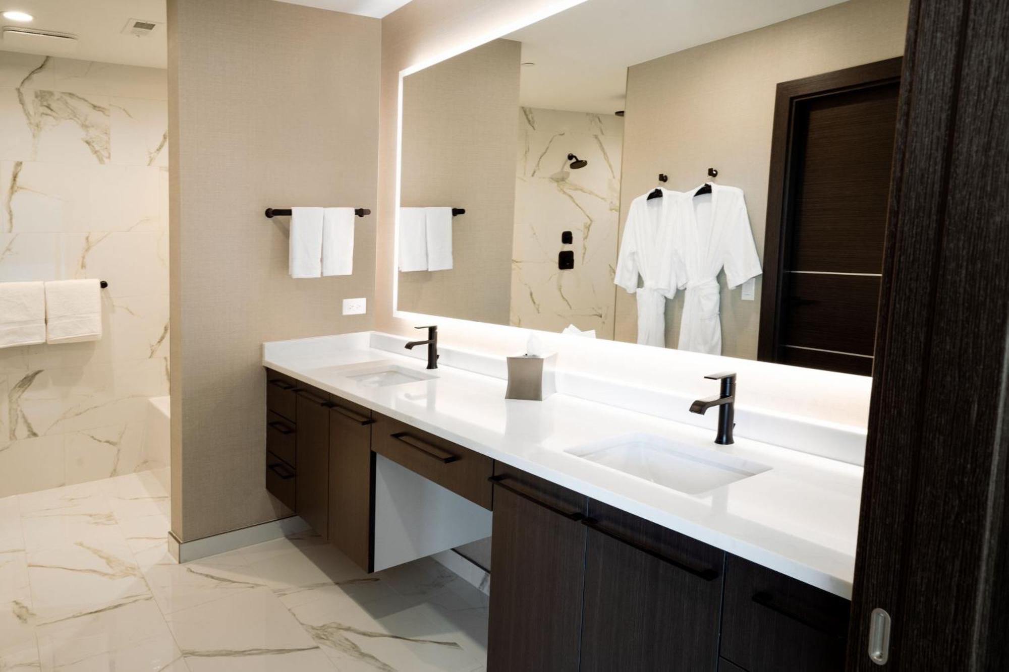 Springhill By Marriott Chinatown 3*