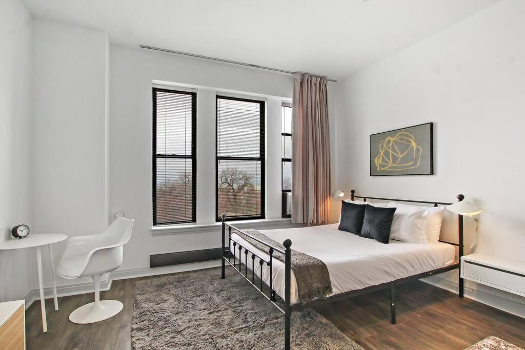 Serene Studio In Hyde Park - Del Prado 706 Apartment *