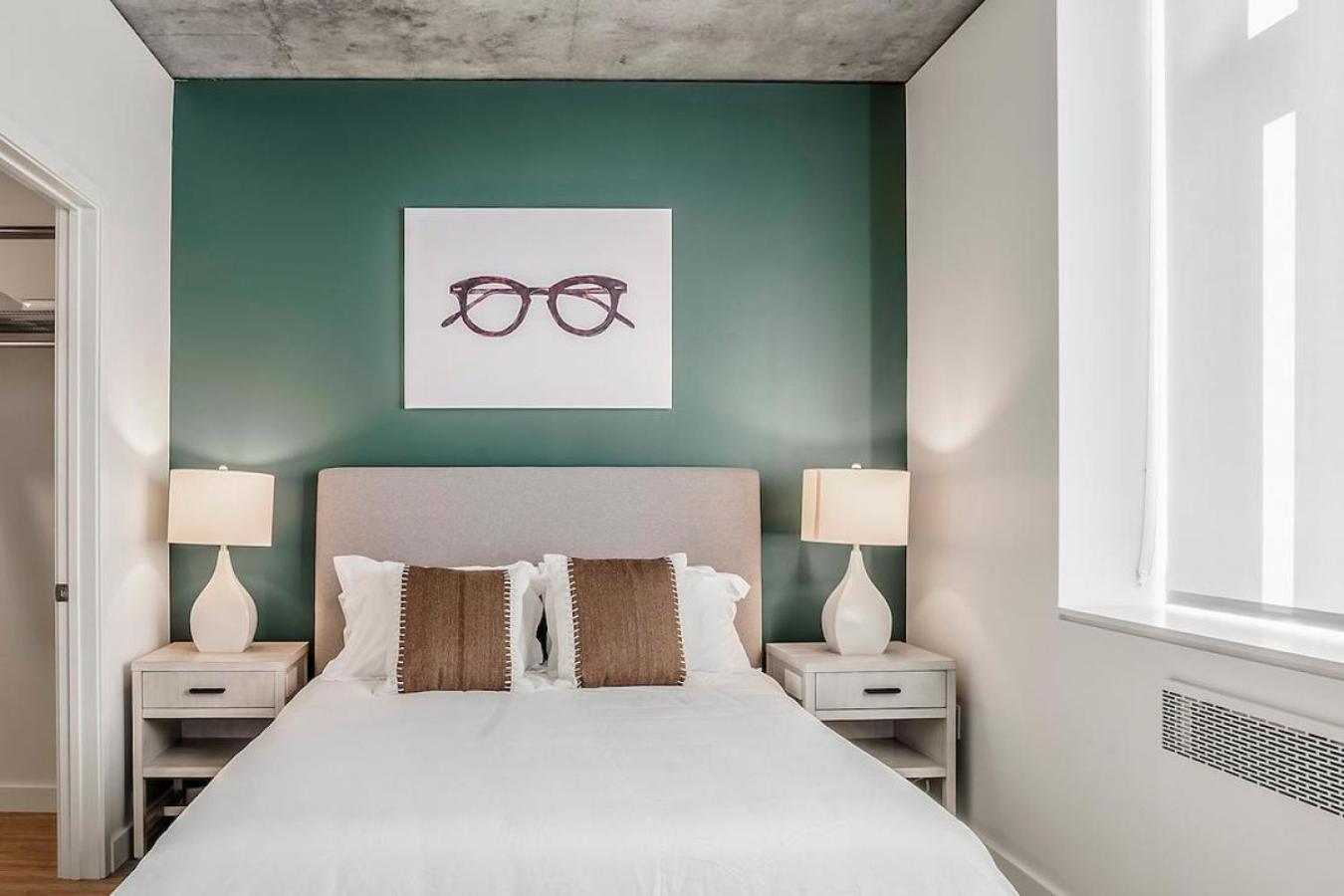 Landing At Logan - In Logan Square Apartment *