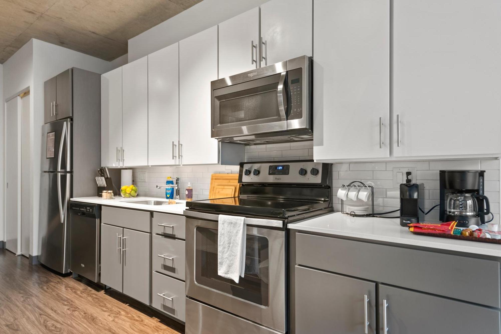 Linea Luxury Living With Indoor Pool And Rooftop Views In The Loop *