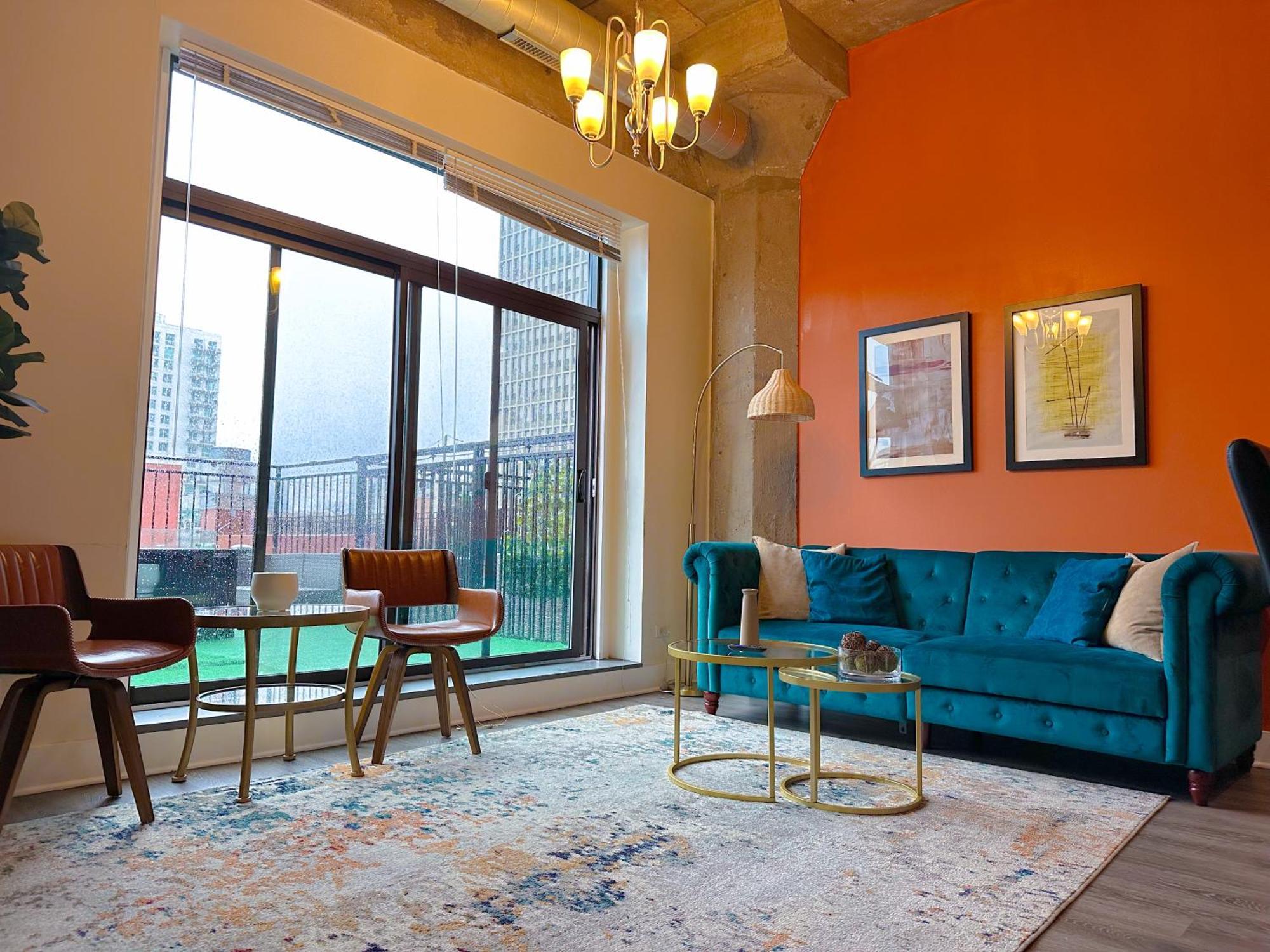 Mccormick 2b/2ba For Up To 6 Guests With Private Patio, Optional Parking & Gym Apartment Chicago