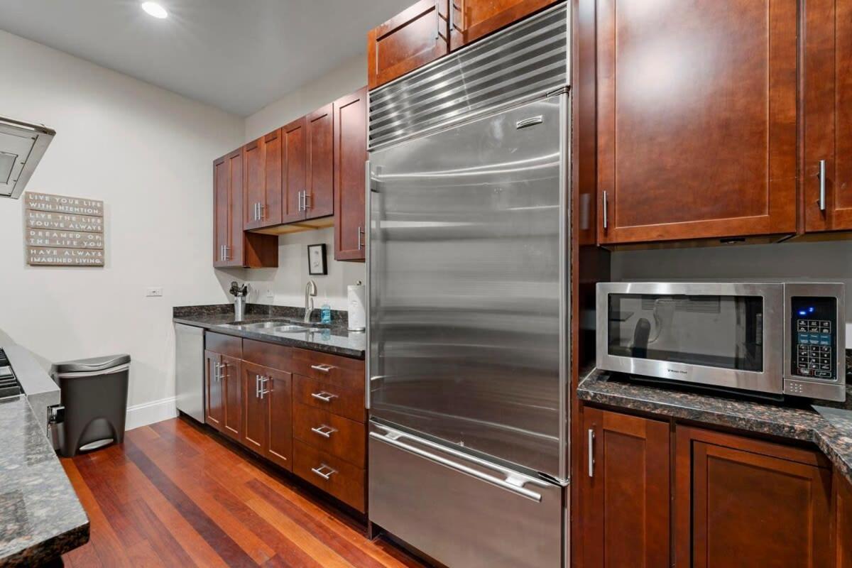 Luxury Retreat With Theater * Chicago