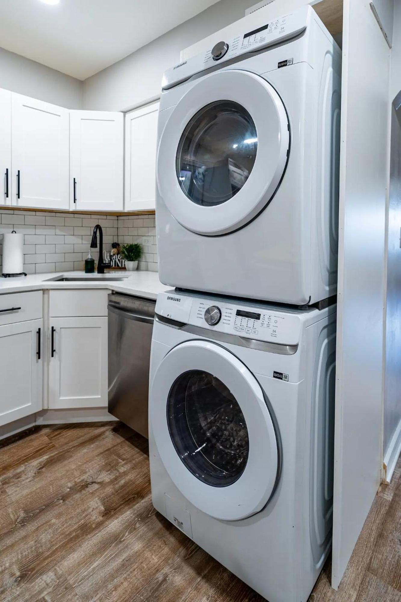 Stylish & Bright Gem Overlooks Lovely Park With Great Amenities *