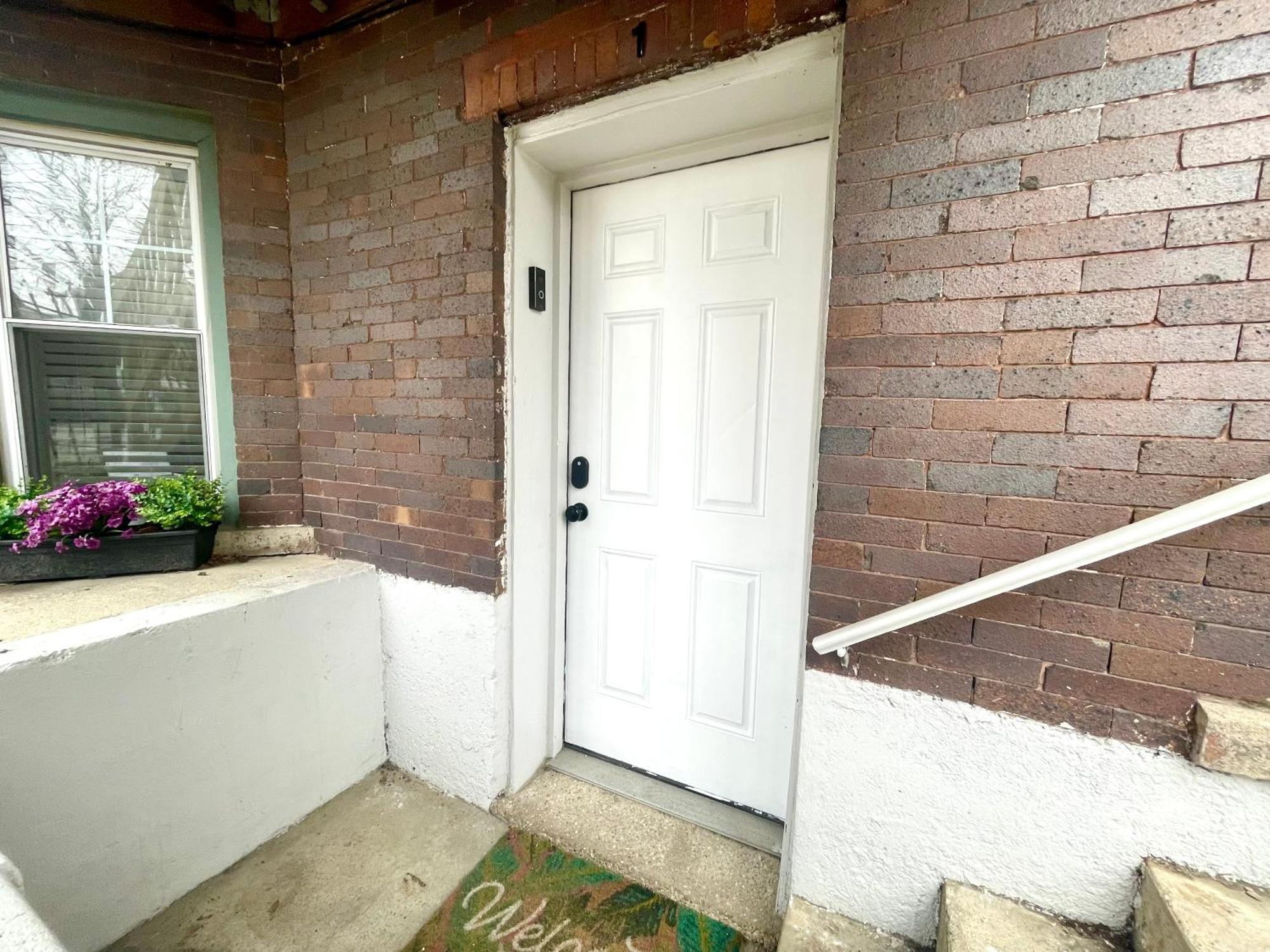 Stylish & Bright Gem Overlooks Lovely Park With Great Amenities Apartment *