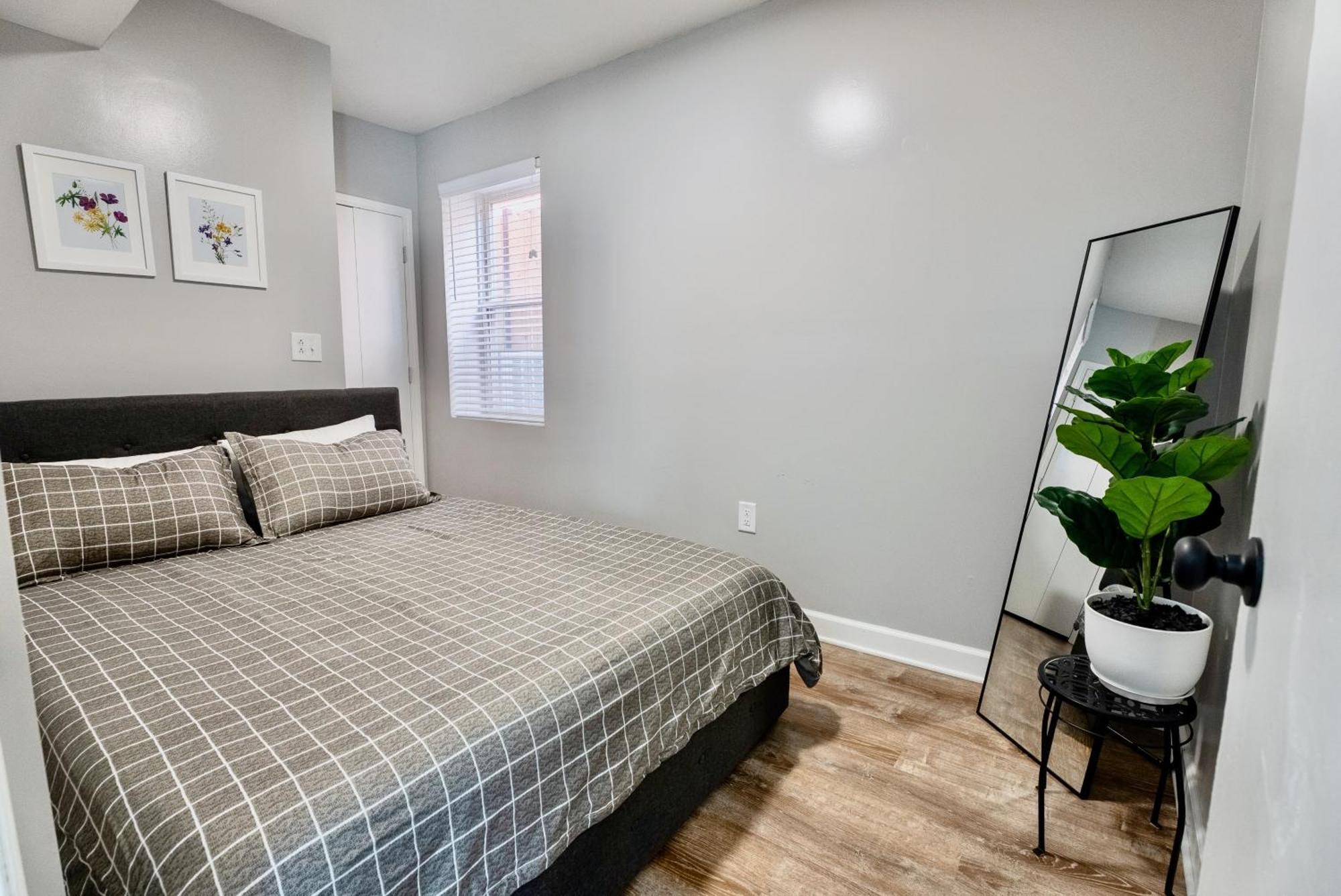 Stylish & Bright Gem Overlooks Lovely Park With Great Amenities Apartment *
