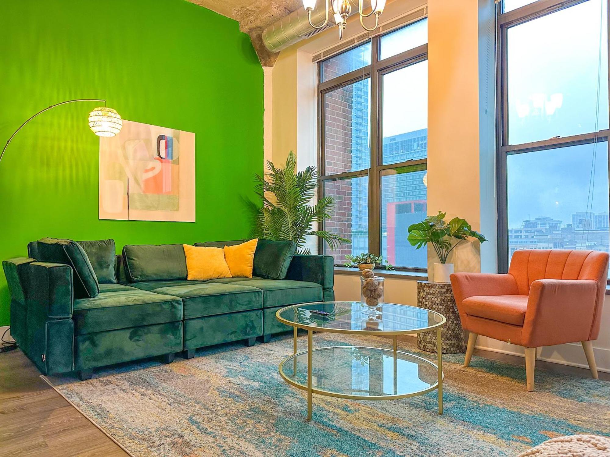 Mccormick 2br-2ba For Up To 8 Guests With Optional Parking & Gym Access Chicago