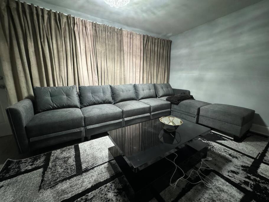 Hamaline Luxury & Tranquil Villa Chicago