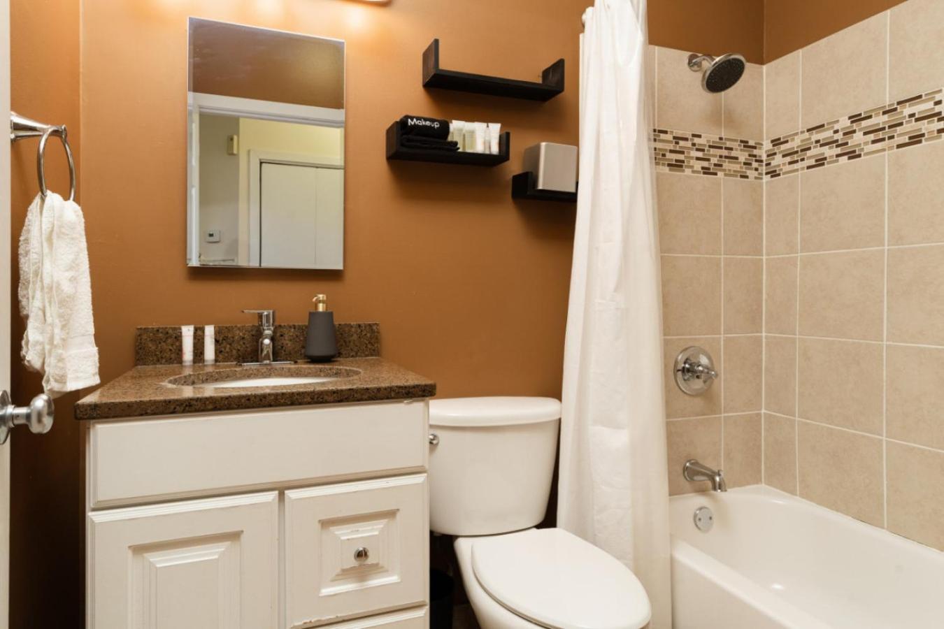 Flexhome Wicker Park 2br P2 *