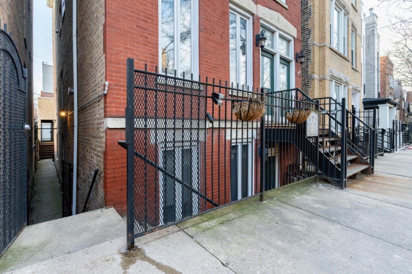 Flexhome Wicker Park 2br P2