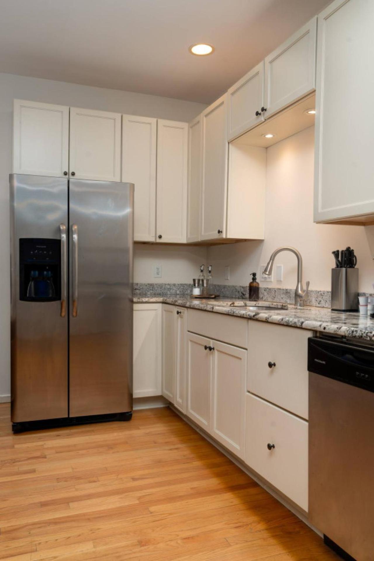 Apartment Flexhome Wicker Park 2br P2