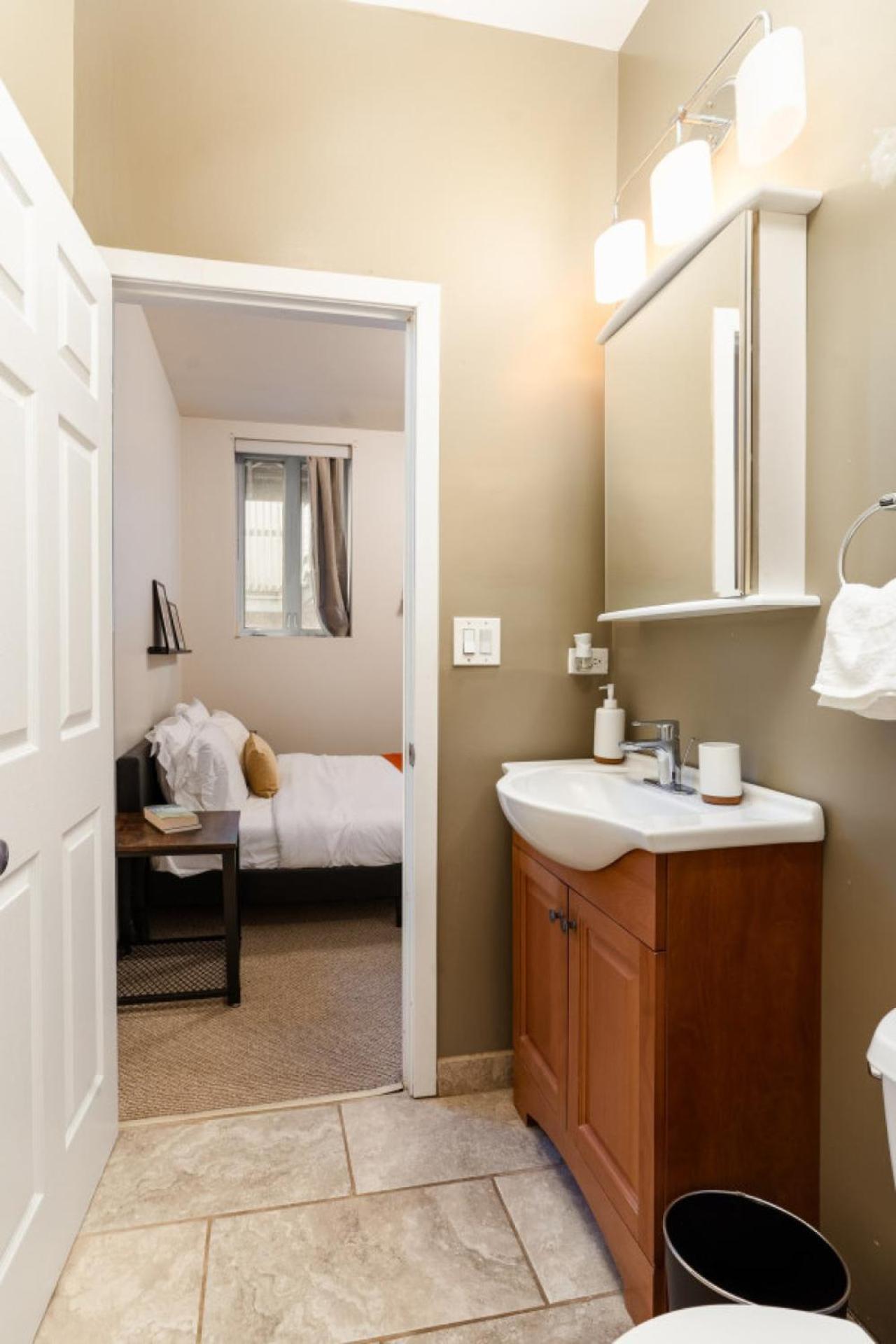 Apartment Flexhome Wicker Park 2br P2 *