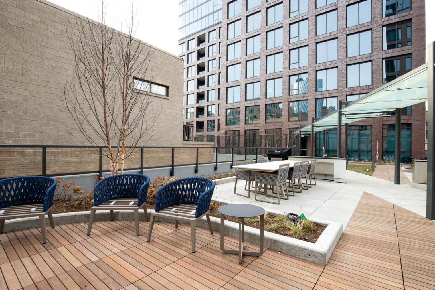 W Loop W Gym Pool Nr Restaurant Row Chi-234 Apartment *