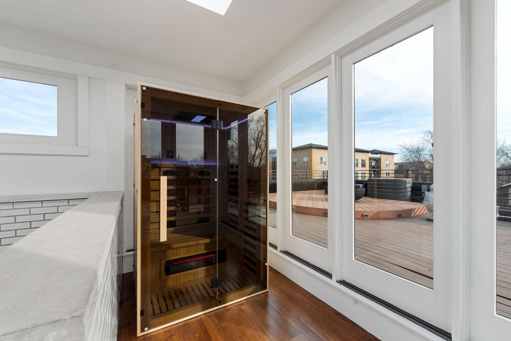 5br 5ba Architectural Estate-theatre Gym Rooftop Holiday home Chicago