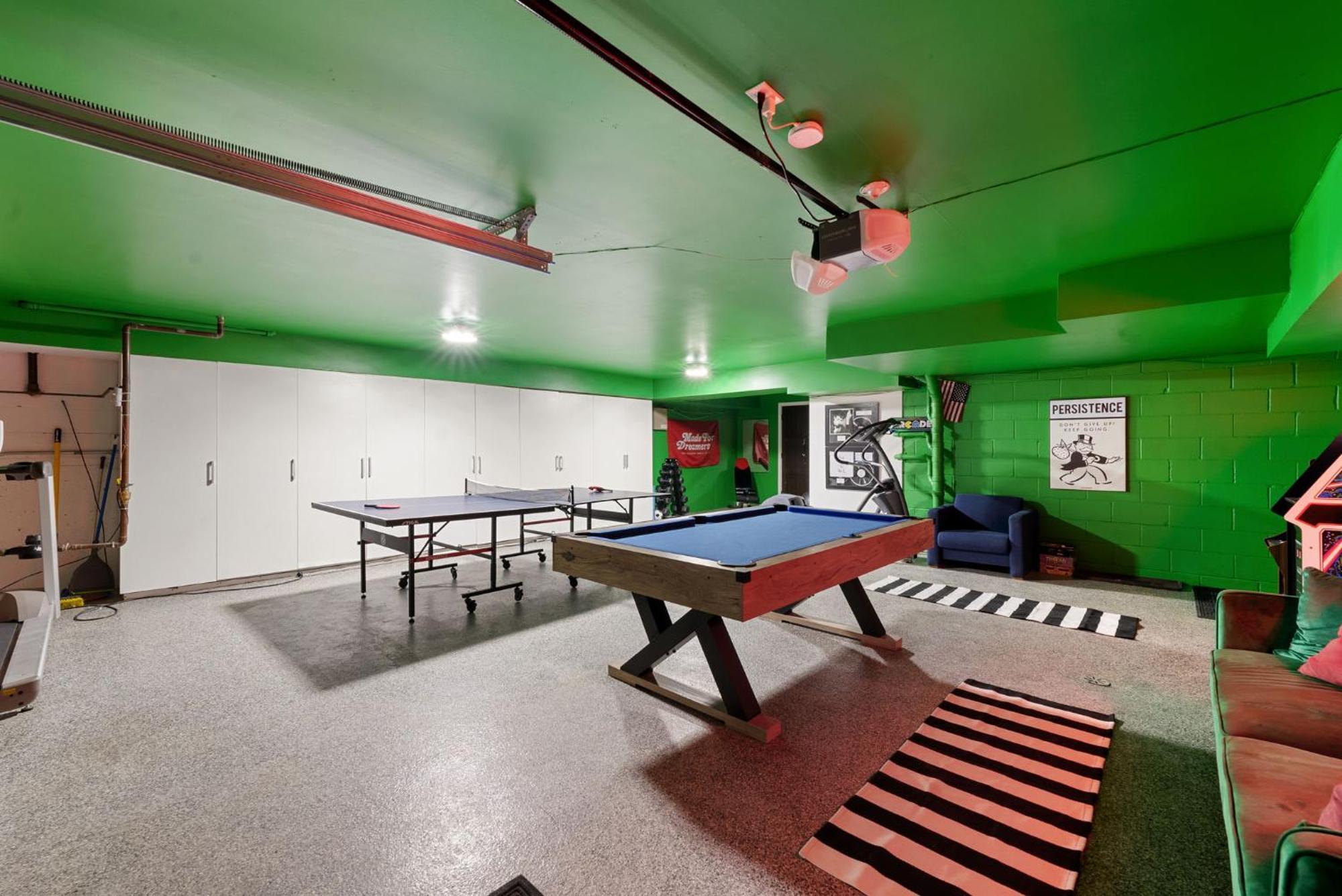 5br 5ba Architectural Estate-theatre Gym Rooftop Chicago