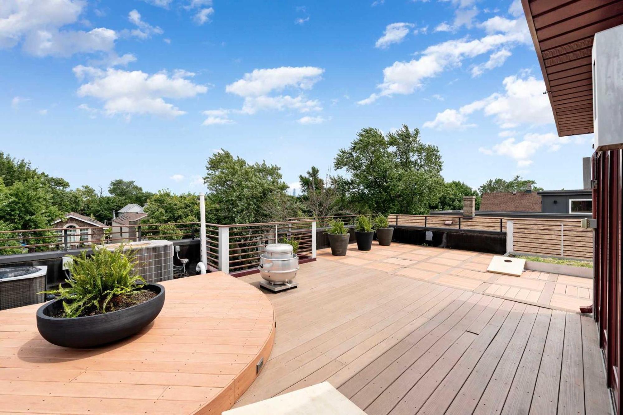 5br 5ba Architectural Estate-theatre Gym Rooftop Chicago