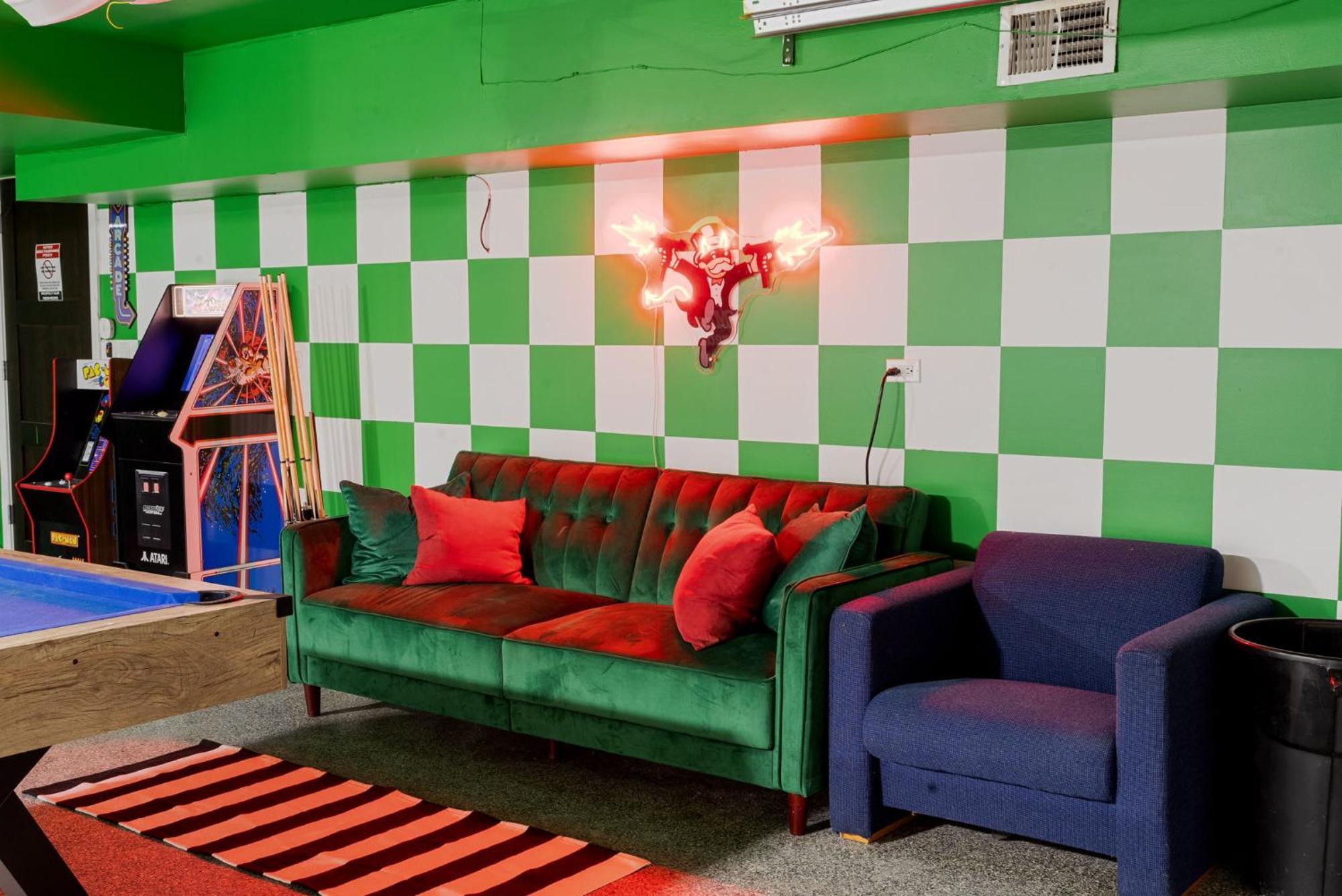 5br 5ba Architectural Estate-theatre Gym Rooftop