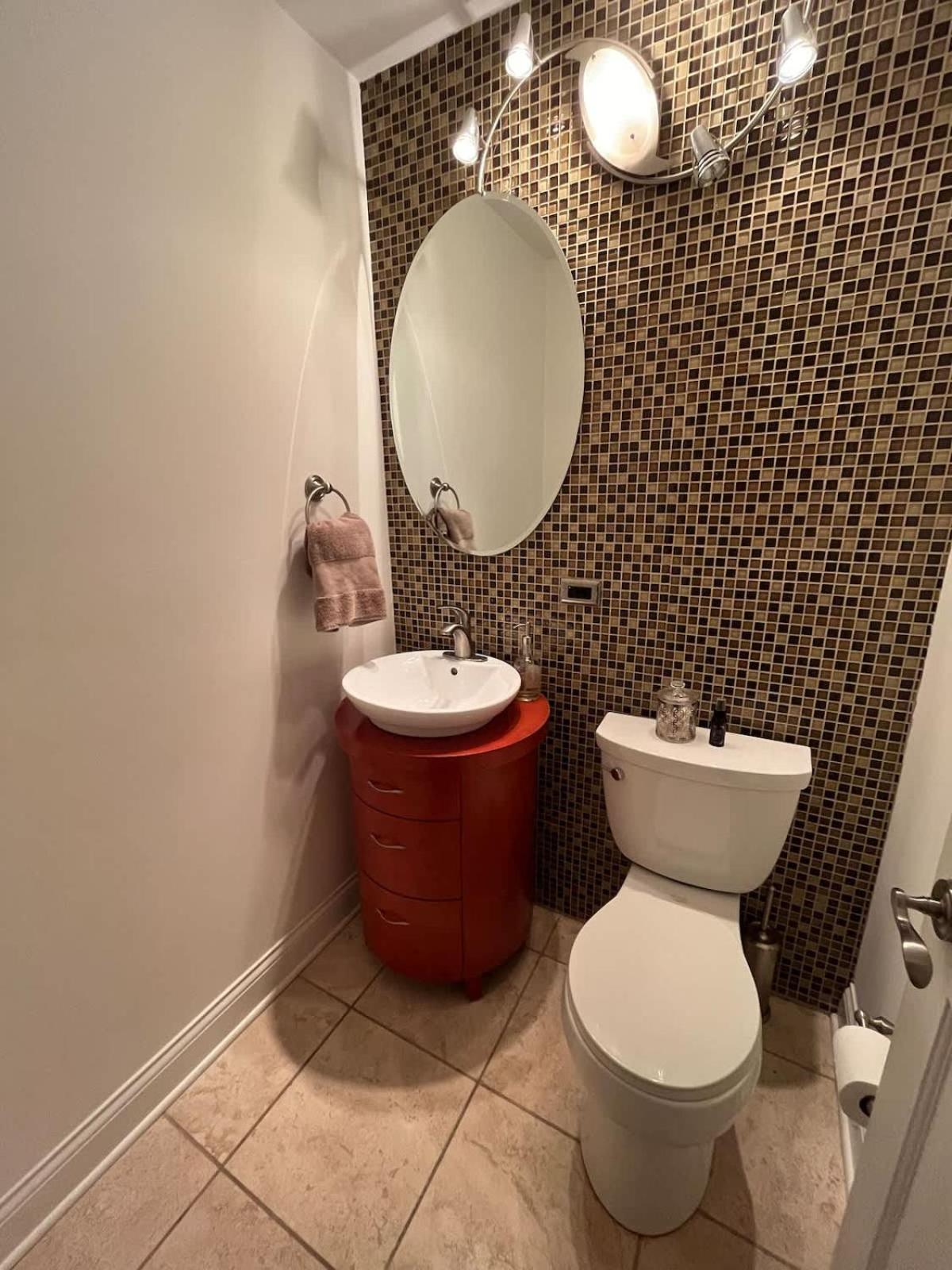 3-story Townhome Free Parking Private Patio Washer-dryer * Chicago