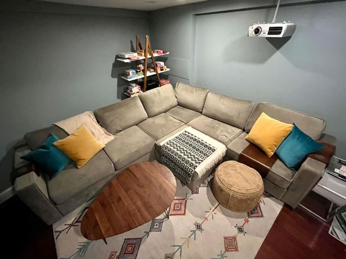 Holiday home 3-story Townhome Free Parking Private Patio Washer-dryer *