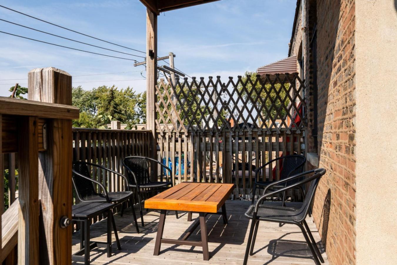 Flexhome Ukrainian Village 2br D2 Apartment *