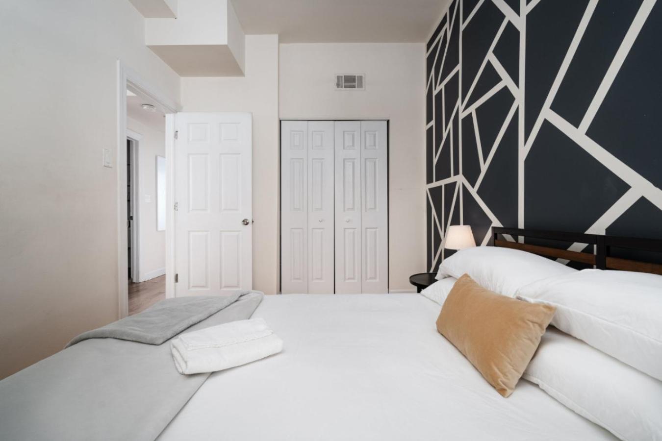 Apartment Flexhome Ukrainian Village 2br D2 Chicago
