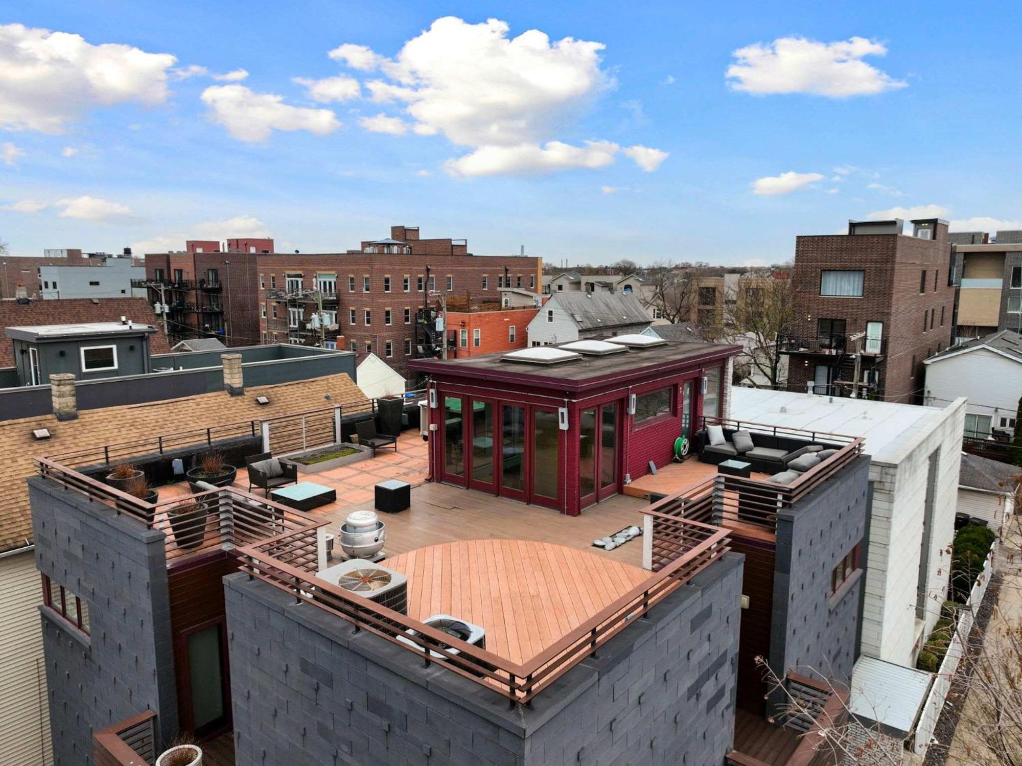 5br 5ba Architectural Estate-theatre Gym Rooftop Holiday home