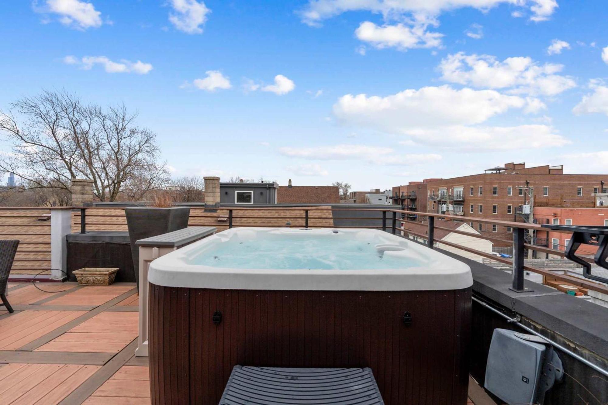 5br 5ba Architectural Estate-theatre Gym Rooftop Holiday home *
