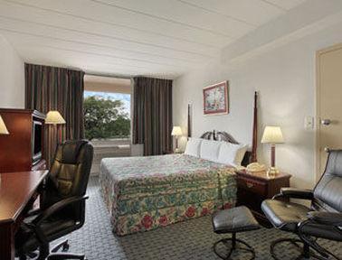 Days Melrose Park/o'hare South Apartment *